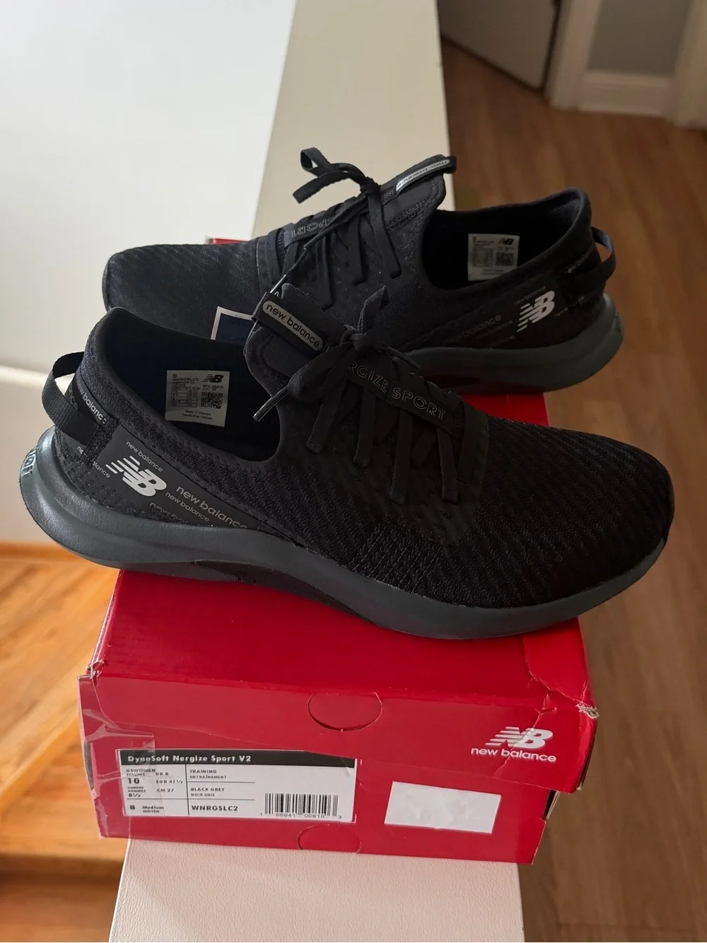 Brand new UNISEX “New Balance”sneakers.Size-W-10,M-8,5.Color-black gray.🖤🤍